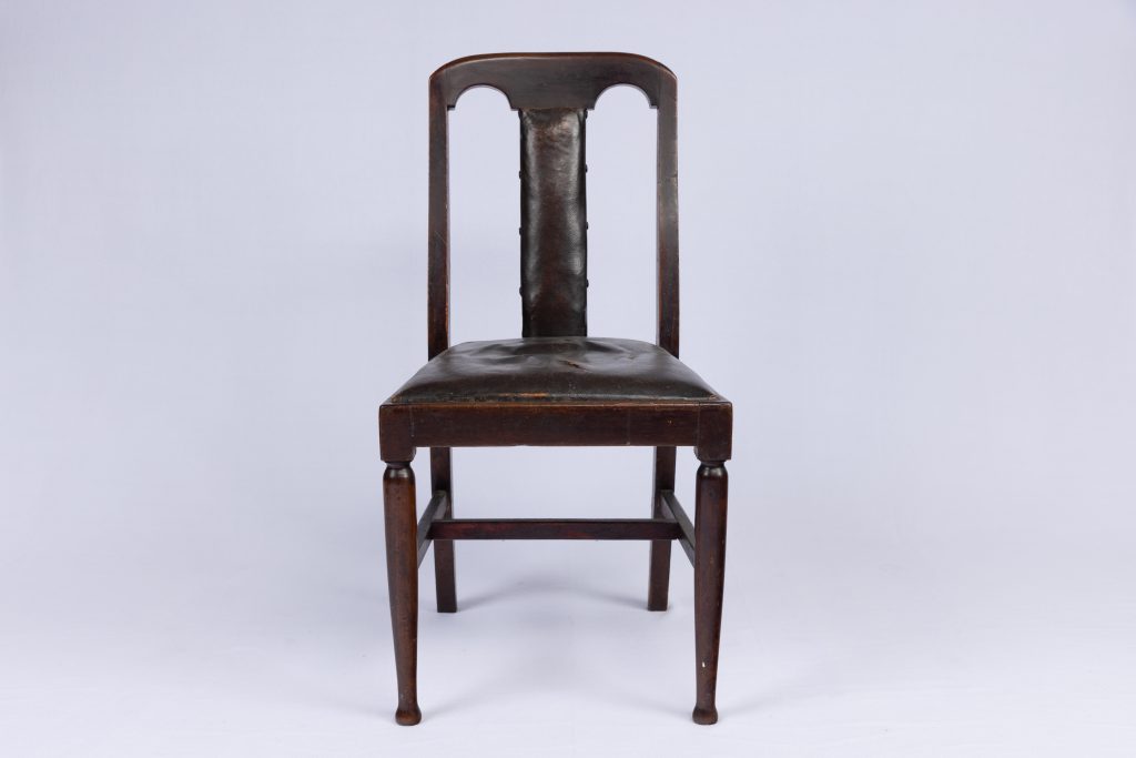 mahogany dining chair with simple design