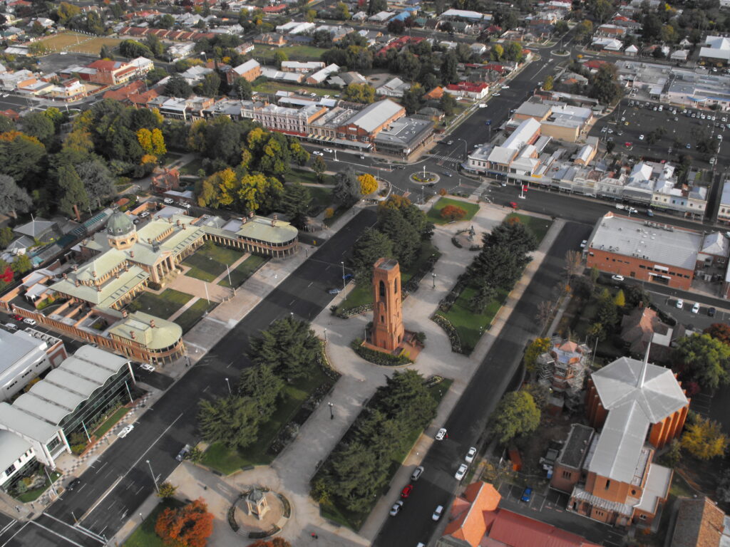 aerial image of Bathurst centring a park with a large central towrr